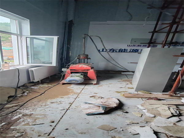 东风地基基础下沉墙体裂缝加固注浆顶升施工