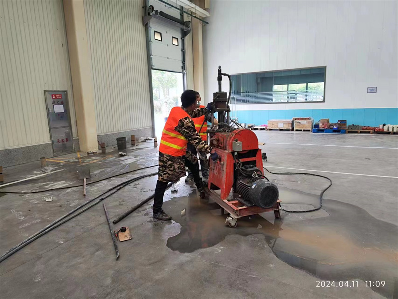 东风厂房地面下沉塌陷注浆加固施工